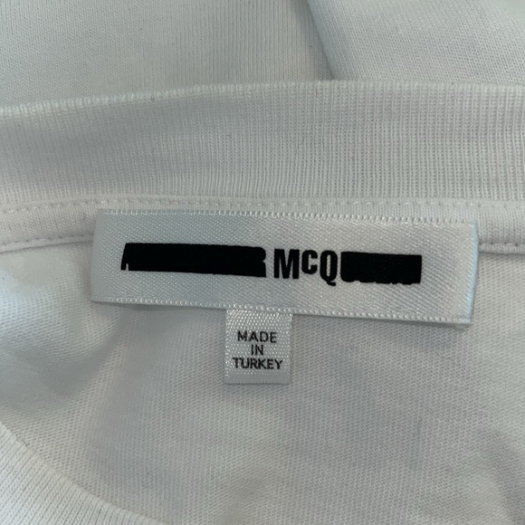 McQ Alexander McQueen Men's White and Cream T-shirt
Size XS - Picture 5 of 6